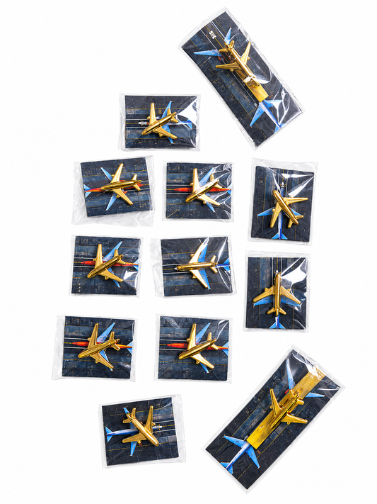 Golden Airplane Lapel Pin – Premium Aviation Brooch